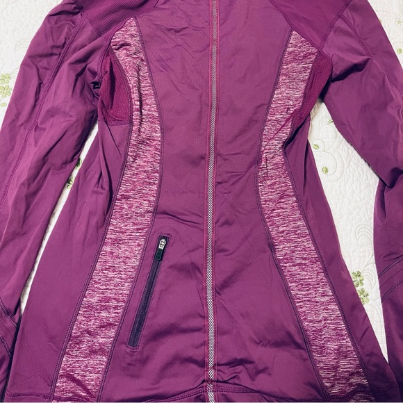 Lululemon Run For Your Life Pullover Size 6. - Picture 2 of 4